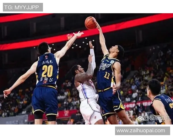 广州篮球队团队协作引发热议球迷对战术配合和球员默契提出不同看法